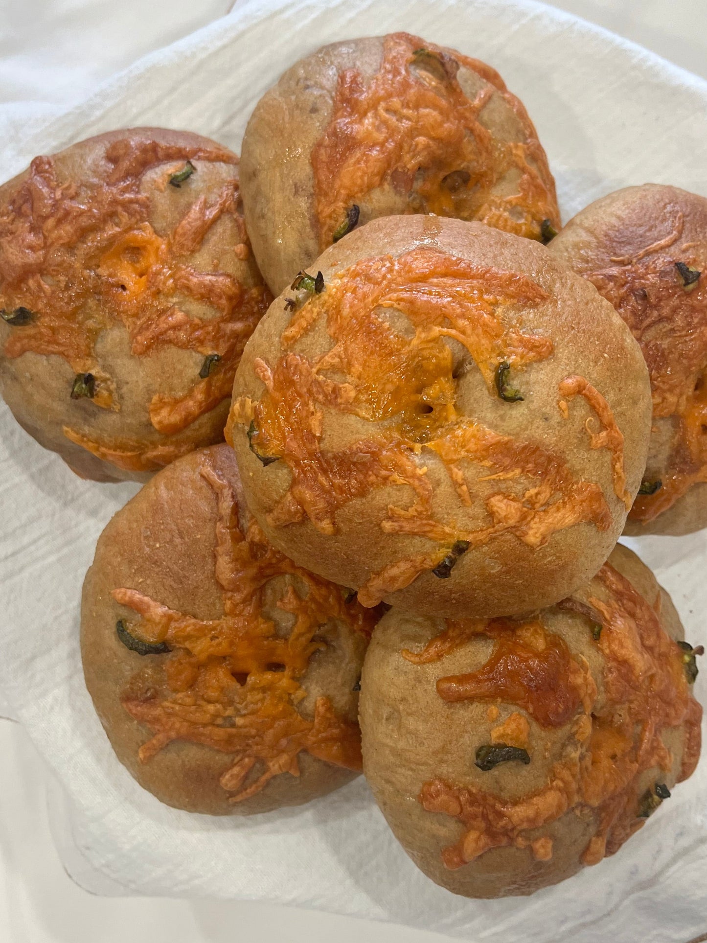 Jalapeno Cheddar Sourdough Bagels (4)