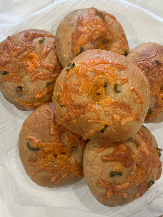 Jalapeno Cheddar Sourdough Bagels (4)